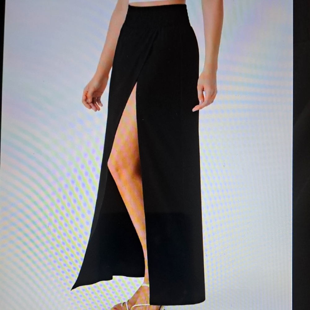 HALARA Black Maxi Skirt